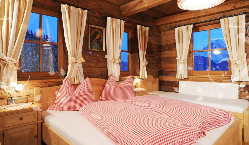 Glinzhof Mountain Natur Resort Agriturismo San Candido Szoba fotó